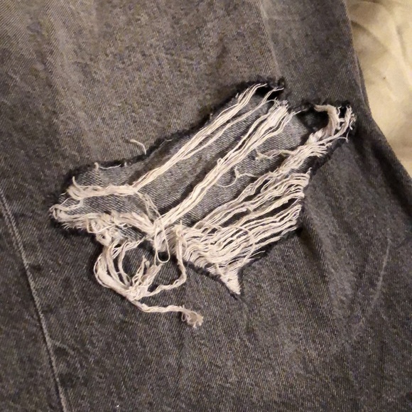 NWT ripped/distressed AE plus jeans-- gray wash - Picture 5 of 12